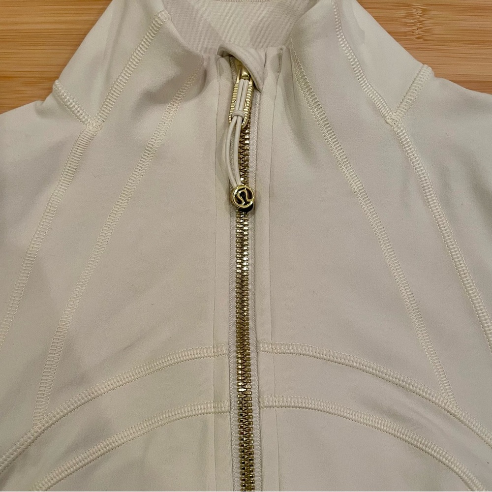 WORN ONCE LULULEMON DEFINE NULU AUTHENTIC JACKET - Picture 6 of 12